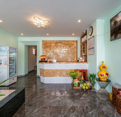 Love Hotel- quầy lễ tân