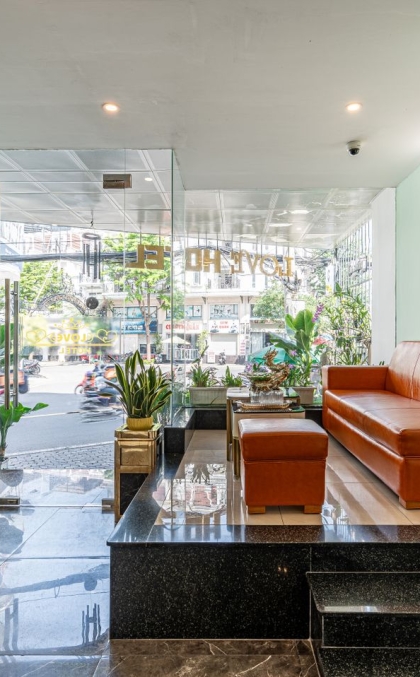 Love Hotel – Khu vực tiếp khách